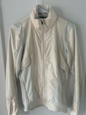 Lululemon Light Cream Women's Zip-Front tierd fleece Jacket